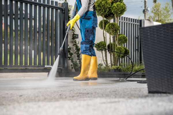 Cost of Driveway Power Washing in Lenoir City