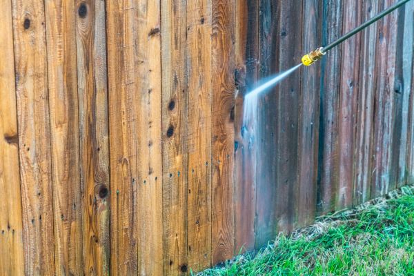 Cost of Fence Washing in Lenoir City