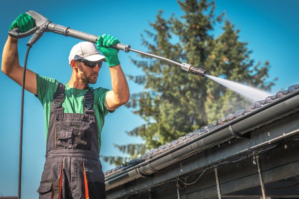 Cost of Gutter Washing in Lenoir City