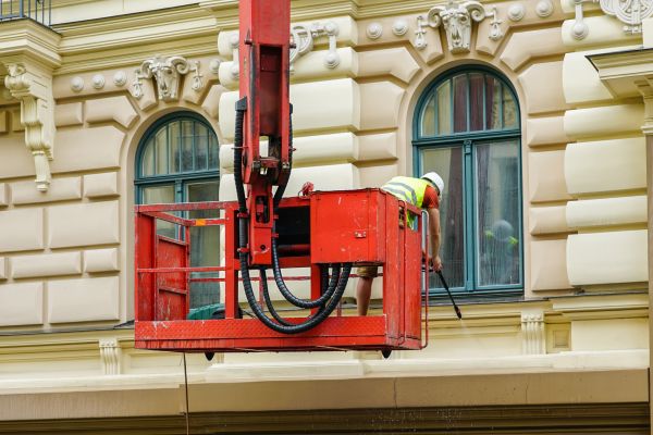 Cost of Building Power Washing in Lenoir City