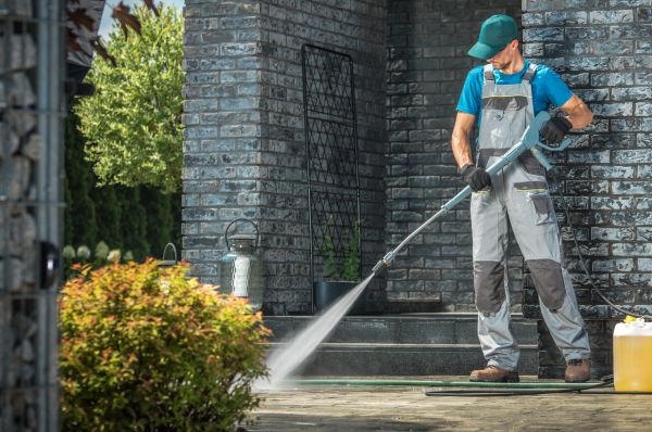 Cost of Outside House Cleaning in Lenoir City