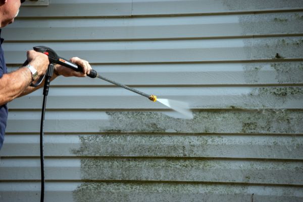 Cost of Vinyl Siding Power Washing in Lenoir City